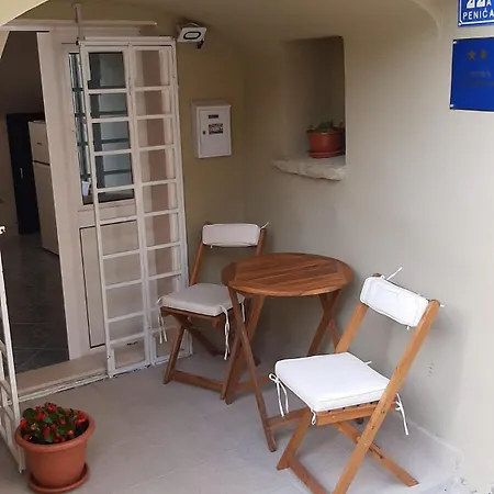 Prime Location - Center 1bdr