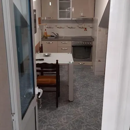 Prime Location - Center 1bdr *