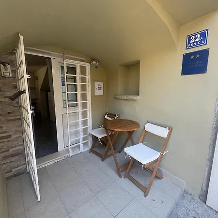 Prime Location - Center 1bdr